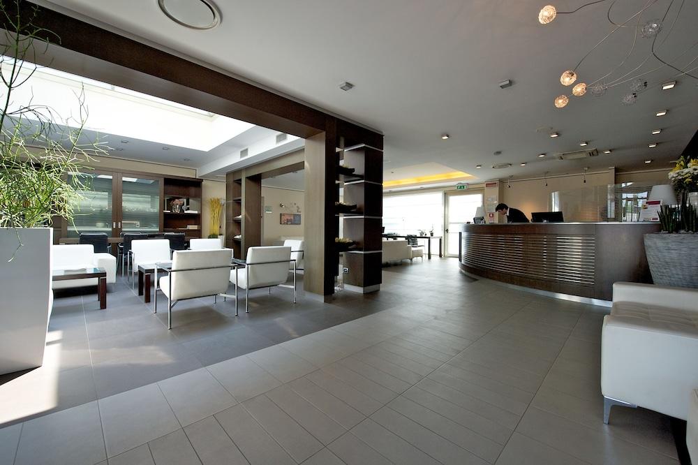 Mercure Bergamo Aeroporto Stezzano Esterno foto