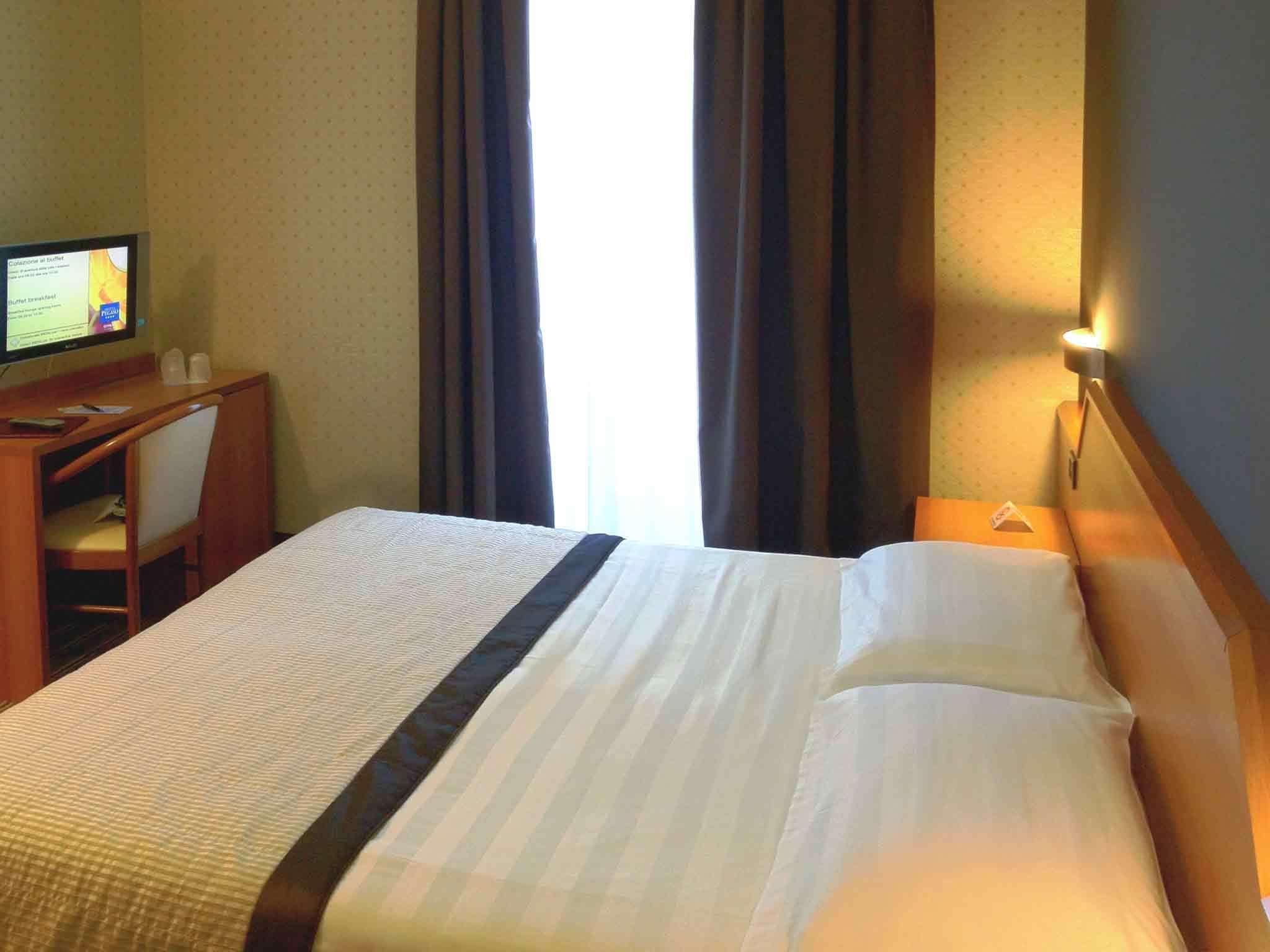 Mercure Bergamo Aeroporto Stezzano Esterno foto