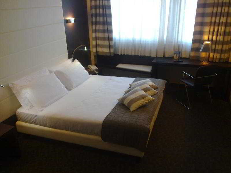 Mercure Bergamo Aeroporto Stezzano Esterno foto