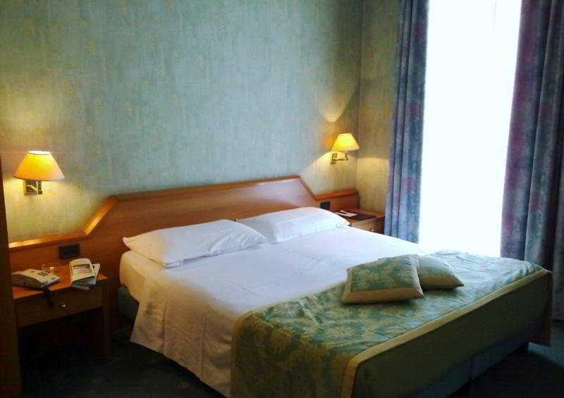 Mercure Bergamo Aeroporto Stezzano Esterno foto